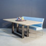 Massief eiken eettafel met industrieel zwart staal | Concept Table