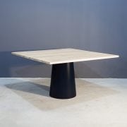 Vierkante eettafel met uniek conisch onderstel Kaal | Concept Table